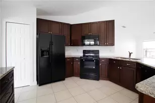2782 Picadilly Cir, Kissimmee, FL 34747 - Photo 9