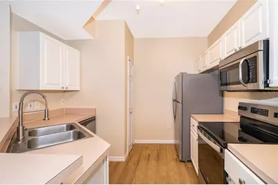 5518 Metrowest Boulevard #207, Orlando, FL 32811 - Photo 7