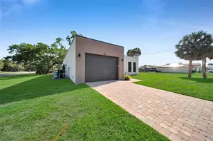 446 Skyland Ln, Port Charlotte, FL 33953 - Photo 3
