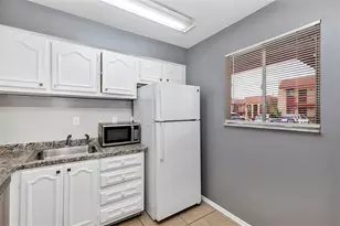 2864 N Powers Dr, Orlando, FL 32818 - Photo 7
