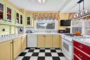 150 S Clayton St, Mount Dora, FL 32757 - Photo 13