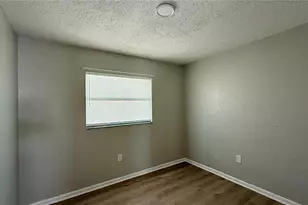 205 Mill St, Wildwood, FL 34785 - Photo 9