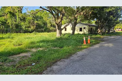 131 E Bay Boulevard S, Lake Wales, FL 33859 - Photo 3
