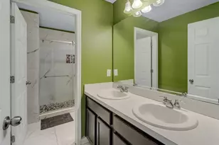 624 Sardinia Cir, Davenport, FL 33837 - Photo 11