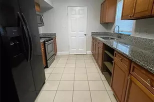 2319 Carlton Dr, Orlando, FL 32806 - Photo 9