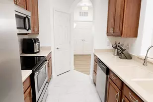 3326 Robert Trent Jones Dr, Orlando, FL 32835 - Photo 9