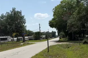 5585 Lake Lizzie Dr, Saint Cloud, FL 34771 - Photo 21