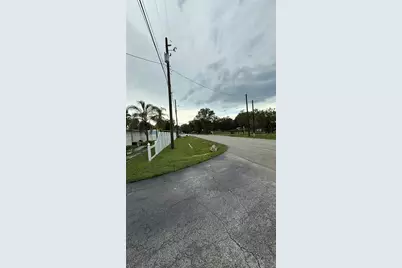 5585 Lake Lizzie Drive, Saint Cloud, FL 34771 - Photo 7