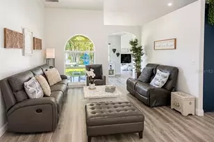 2526 Holly Berry Cir, Clermont, FL 34711 - Photo 9