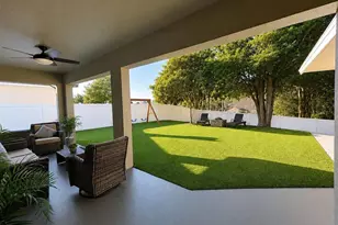 2526 Holly Berry Cir, Clermont, FL 34711 - Photo 11