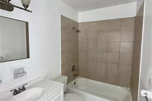 733 Michigan Ct, Saint Cloud, FL 34769 - Photo 9