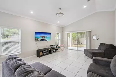 520 S Kentucky Avenue, Deland, FL 32724 - Photo 23