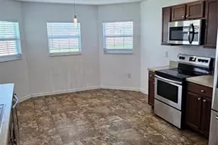 240 Solis Dr, Winter Haven, FL 33880 - Photo 9