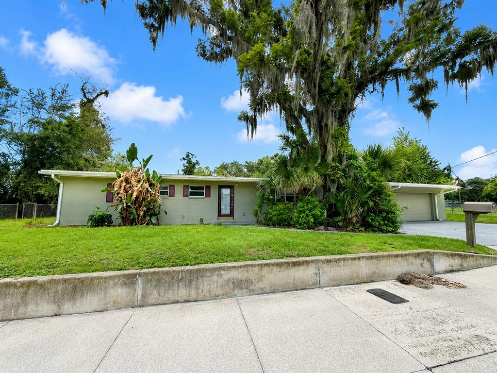 910 W 8th St - 910 W 8th St, Lakeland, FL 33805 Luxury Property | Jose Angel Pina