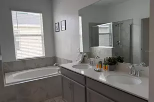 993 Splash Shot Pl, Davenport, FL 33896 - Photo 9