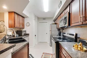738 Crest Pines Dr, Orlando, FL 32828 - Photo 9