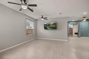 123 Bluff Pass Dr, Eustis, FL 32726 - Photo 3