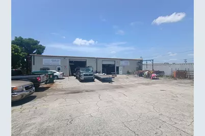 918 SE 9th Lane, Cape Coral, FL 33990 - Photo 1