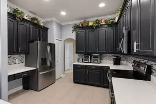 631 Waterland Ct, Orlando, FL 32828 - Photo 3