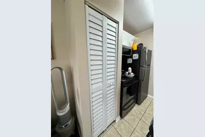 4140 Dolphin Drive #208, Tampa, FL 33617 - Photo 5