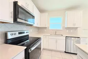 2012 Cross Prairie Pkwy, Kissimmee, FL 34744 - Photo 11