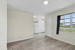 11 Harvard Ave, Frostproof, FL 33843 - Photo 9