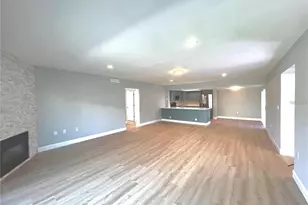 7550 Sunshine Skyway Ln S, Saint Petersburg, FL 33711 - Photo 5