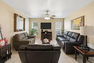 642 Madrid Dr, Kissimmee, FL 34758 - Photo 15