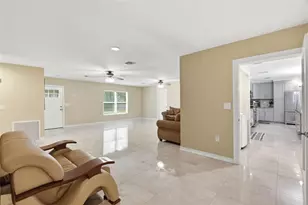 5730 Anna Dr, Tampa, FL 33610 - Photo 11