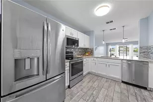 2705 Emerald Lake Ct, Kissimmee, FL 34744 - Photo 7