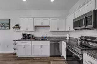 6359 Kay Morgan Ln, Gibsonton, FL 33534 - Photo 11