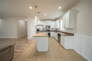 2592 Isabela Terrace, Kissimmee, FL 34743 - Photo 7
