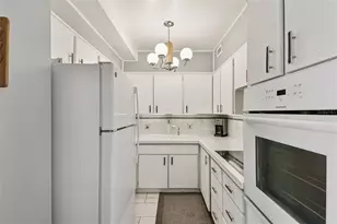 31 Island Way, Clearwater Beach, FL 33767 - Photo 9