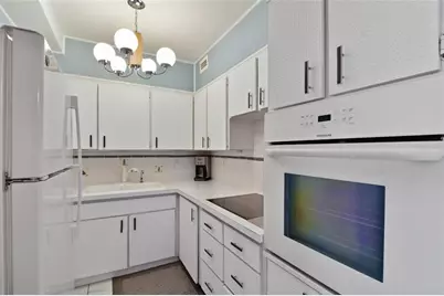 31 Island Way #505, Clearwater Beach, FL 33767 - Photo 5