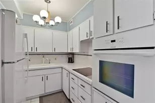 31 Island Way, Clearwater Beach, FL 33767 - Photo 5