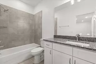 915 Lakefront Village Dr, Clermont, FL 34711 - Photo 15