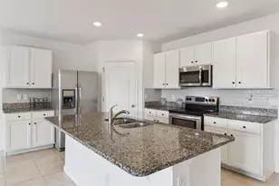 2487 White Lilly Dr, Kissimmee, FL 34747 - Photo 5