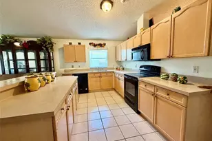 2319 Lily Pad Ln, Kissimmee, FL 34743 - Photo 9