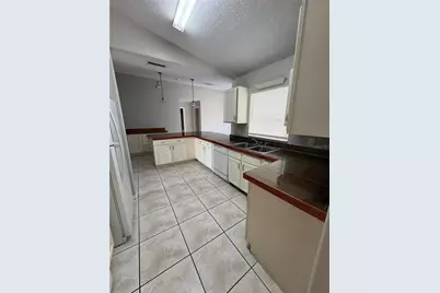 305 Colonade Court, Kissimmee, FL 34758 - Photo 9