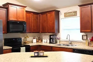 826 Landmark Hls Dr, Haines City, FL 33844 - Photo 3