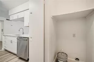 5530 Chrishire Way, Orlando, FL 32822 - Photo 17