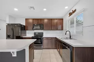 1097 Augustus Dr, Davenport, FL 33896 - Photo 5
