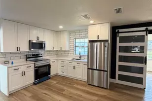 1301 Nichols Dr, Tavares, FL 32778 - Photo 9