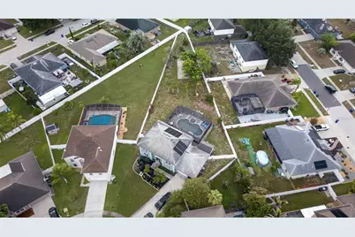 4914 Newton Court, Saint Cloud, FL 34771 - Photo 3