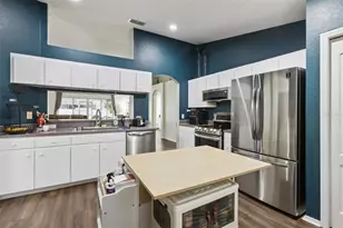 7973 Oak Run Cir, Lakeland, FL 33809 - Photo 13