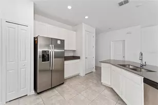 860 Daring Dr, Davenport, FL 33837 - Photo 9