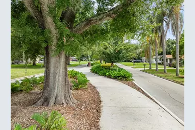 325 Florida Avenue, Saint Cloud, FL 34769 - Photo 11