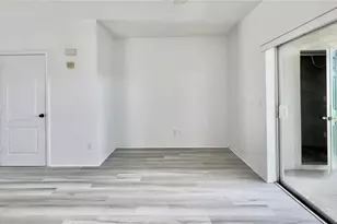 10946 Savannah Wood Dr, Orlando, FL 32832 - Photo 19