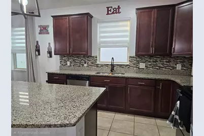 2732 E Lake Pointe Drive, Kissimmee, FL 34744 - Photo 15