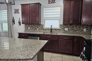 2732 E Lake Pointe Dr, Kissimmee, FL 34744 - Photo 15